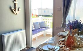 Big Boss Caravan-Camber Sands, Free Wi-Fi, Netflix, Parking