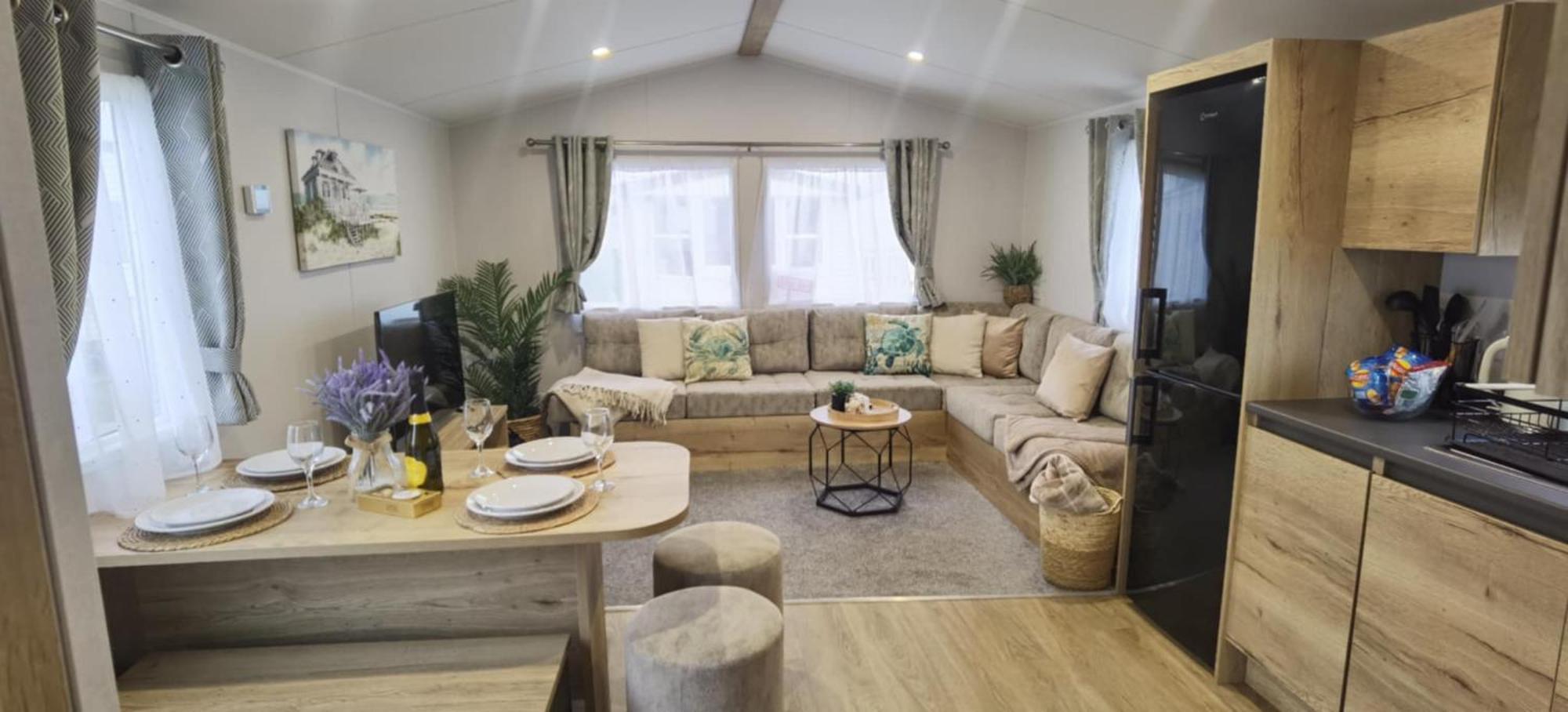 Big Boss Caravan-Camber Sands, Free Wi-Fi, Netflix, Parking Exterior photo