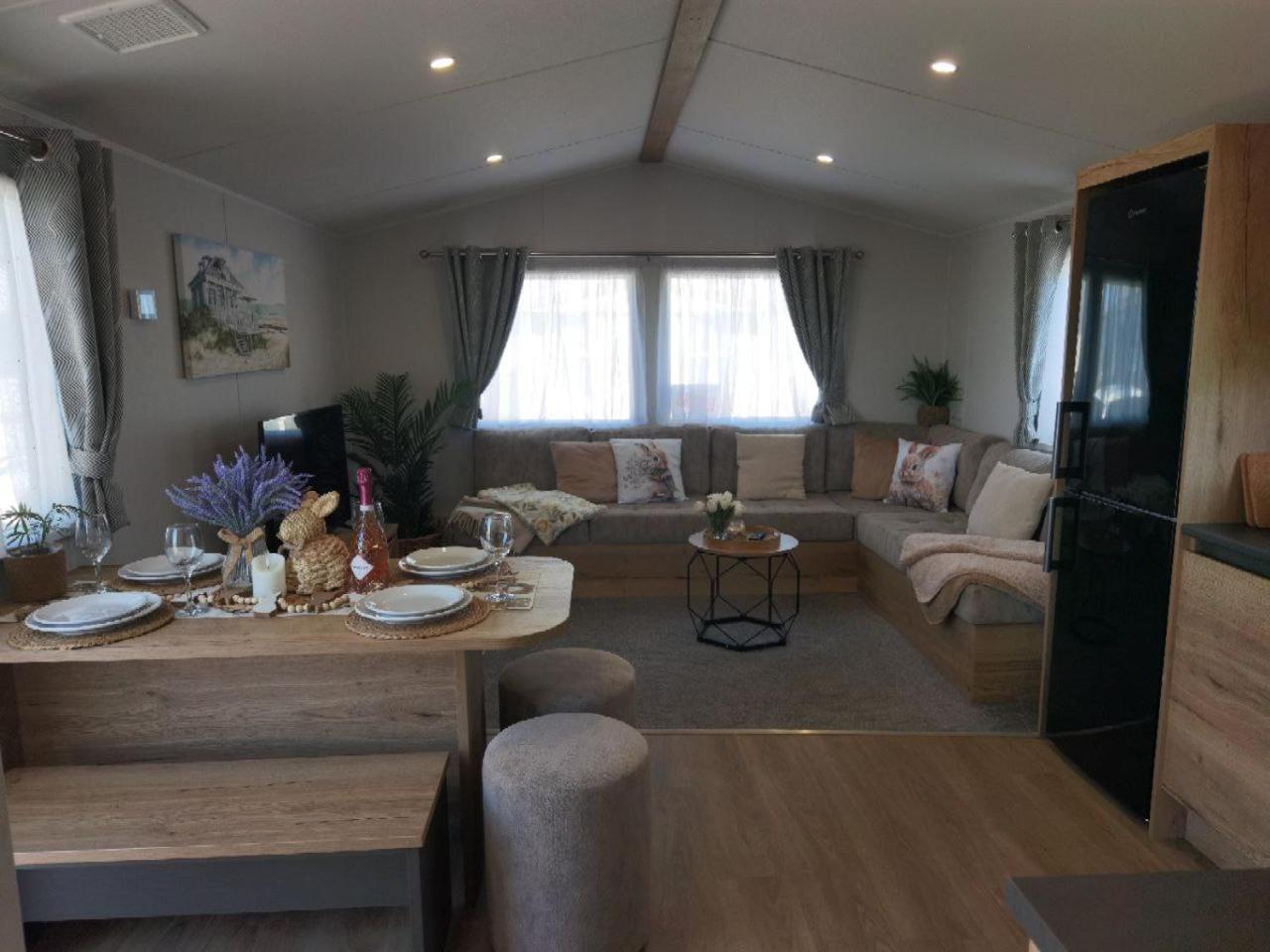 Big Boss Caravan-Camber Sands, Free Wi-Fi, Netflix, Parking Exterior photo